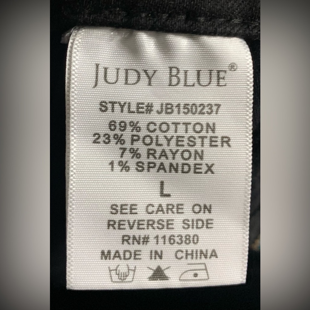 Judy Blue Women's Black Jean Shorts - Picture 7 of 7